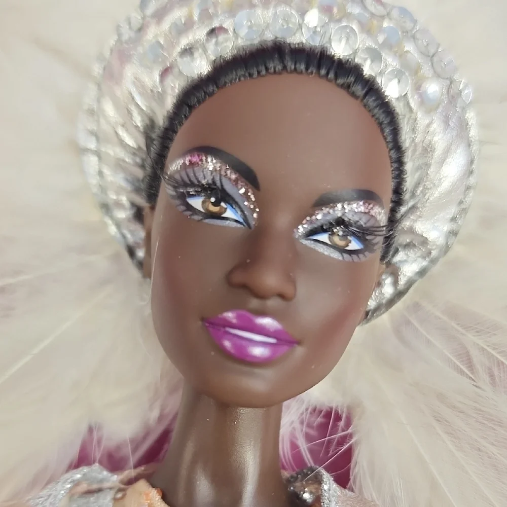 Stephen Borrows "Pazette" Fashion Doll Tan Silver Feathered Outfit NRFB NIB - Picture 6 of 17